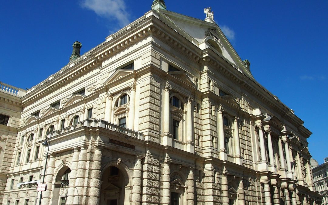 Die Wiener Staatsoper wurde vor 150 Jahren als „erstes Haus am Ring“ eröffnet, Kursana widmet dem einen Geschichtsvortrag.