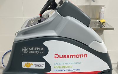 Dussmann setzt einen Reinigungsroboter in der HTL Villach ein